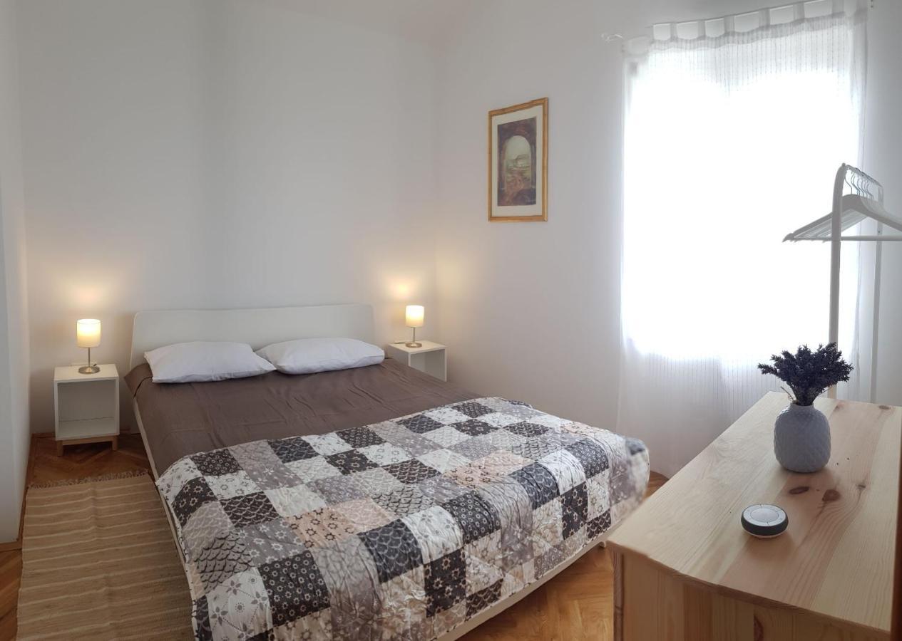 Mitra Apartments Malinska Luaran gambar