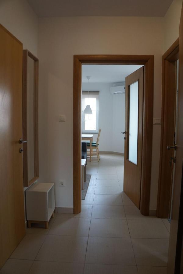 Mitra Apartments Malinska Luaran gambar