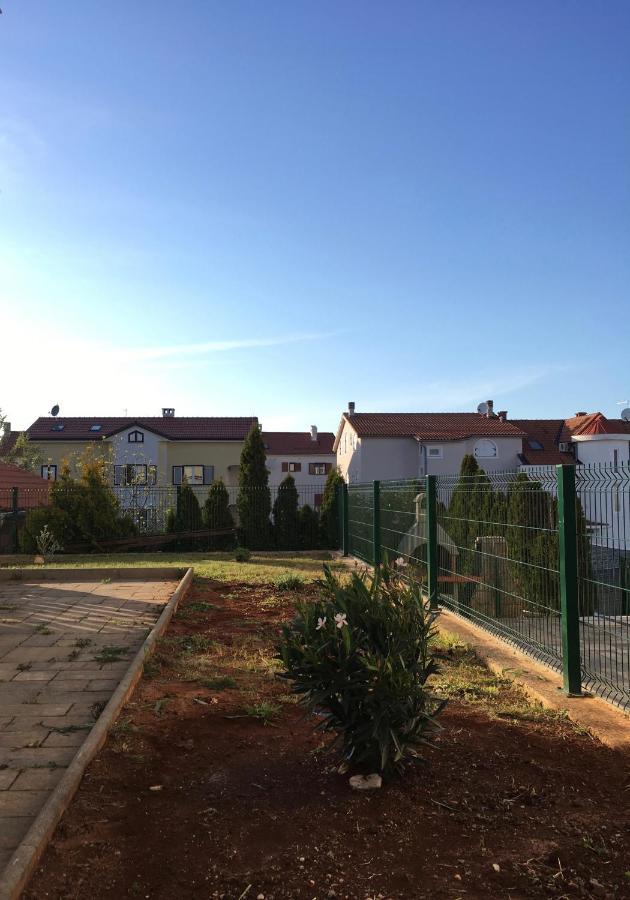 Mitra Apartments Malinska Luaran gambar